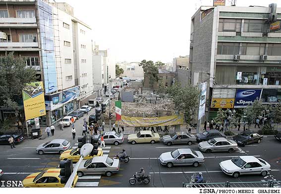 در يك موقعيت استثنايي،
خانه‌اي تاريخي در تهران كاربري جديد مي‌يابد!