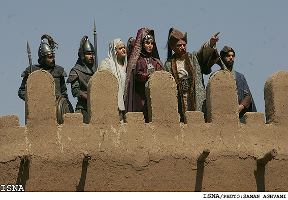 تجارب سريال تاريخي «نردبام آسمان» ثبت مي‌شود؟
محسن علي‌اكبري: با يك كارگردان شناخته شده قرارداد مي‌بنديم
پشت صحنه‌اي مفيد براي دانشجويان تصوير خواهيم كرد