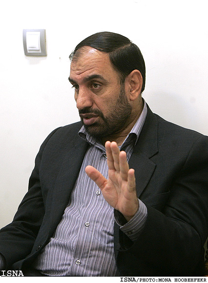 /روز قدس؛ نماد وحدت اسلامي/
نماينده کرمانشاه:
مردم فلسطين با حمايت مسلمانان دلگرم‌تر مي‌شوند
فلسطيني‌ها نااميد از مذاکرات جهاني، راه مقاومت را انتخاب کردند