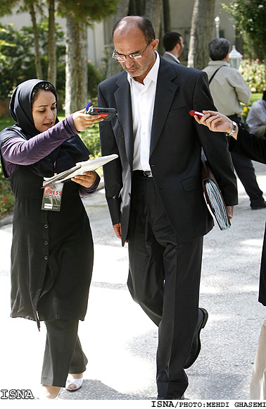 وزير نفت:
تخفيف قيمت گاز صادراتي به پاكستان را تكذيب مي‌كنم
درباره قرارداد واردات گاز از تركمنستان قضاوت‌هاي ناعالانه‌اي مي‌شود