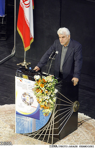 رييس كل بانك مركزي:
گردشگري ايران ظرفيت 300 هزار ميليارد ريال سرمايه‌گذاري را دارد
