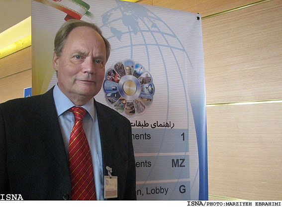 يك سرمايه‌گذار سوئدي:
بيش از 20 ايميل براي سرمايه‌گذاري در ايران فرستادم، اما پاسخ نگرفتم