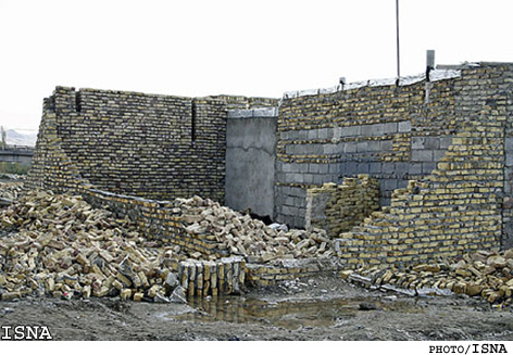 "زمين‌خواري"همچنان درصدر اخبار استان فارس؛
فرماندار شيراز:
چگونه سودجوياني که هزاران هکتار از اراضي ملي را بلعيده‌اند، راست‌راست مي‌گردند