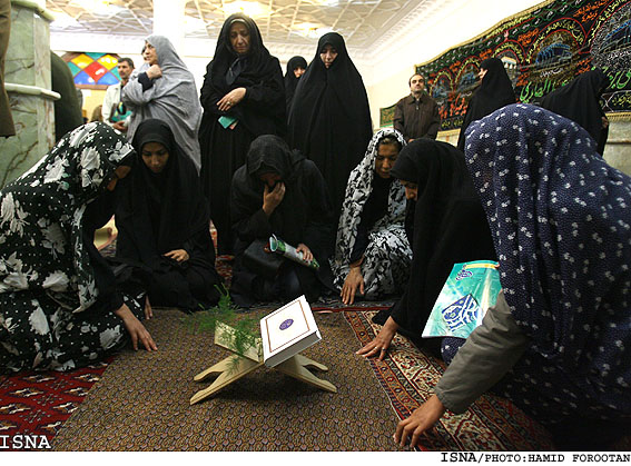 مراسم يادبود طاهره صفارزاده در امام‌زاده صالح /حميد فروتن-ايسنا