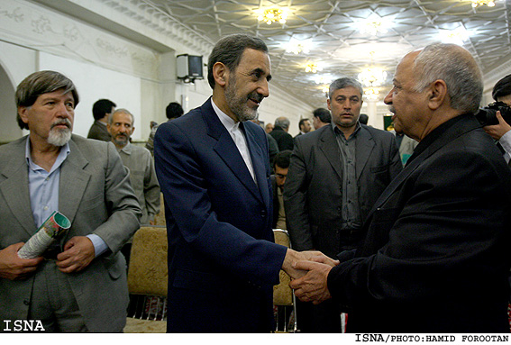 دكتر ولايتي در مراسم يادبود طاهره صفارزاده در امام‌زاده صالح /حميد فروتن-ايسنا