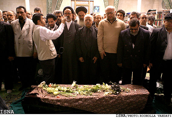 تشييع پيكر طاهره صفارزاده - دانشگاه تهران/ روح‌اله وحدتي - ايسنا