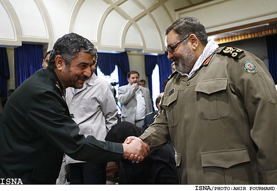 مراسم اهداي نشان عالي استقلال به سرلشگر فيروزآبادي توسط رييس جمهور/اميرپورمند