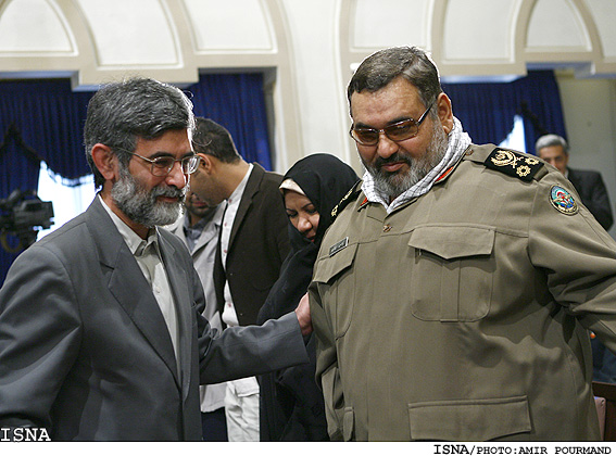 مراسم اهداي نشان عالي استقلال به سرلشگر فيروزآبادي توسط رييس جمهور/اميرپورمند