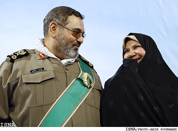 مراسم اهداي نشان عالي استقلال به سرلشگر فيروزآبادي توسط رييس جمهور/اميرپورمند