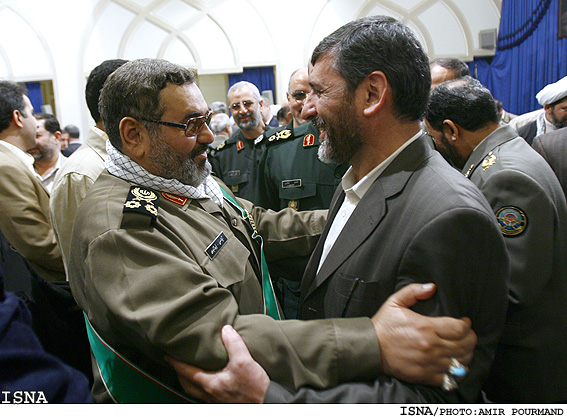 مراسم اهداي نشان عالي استقلال به سرلشگر فيروزآبادي توسط رييس جمهور/اميرپورمند