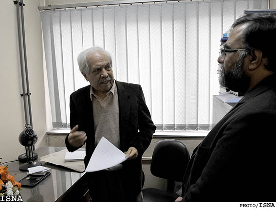 *روز جهاني آزادي مطبوعات و تازه‌ترين اثر تحقيقاتي پرفسور معتمدنژاد*/‌5/
جانشيني شوراهاي عالي رسانه‌اي براي تصدي مسئوليت‌هاي وزارتخانه‌هاي فرهنگ و ارتباطات