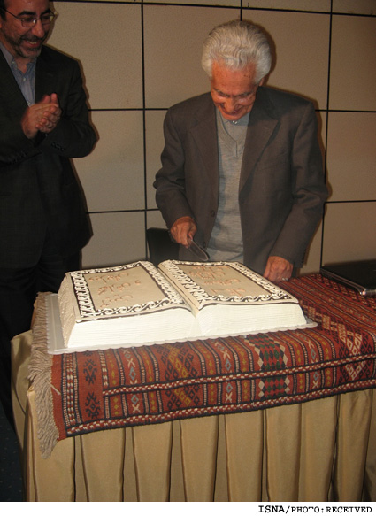 گزارشي از جشن 90سالگي احمد سميعي گيلاني