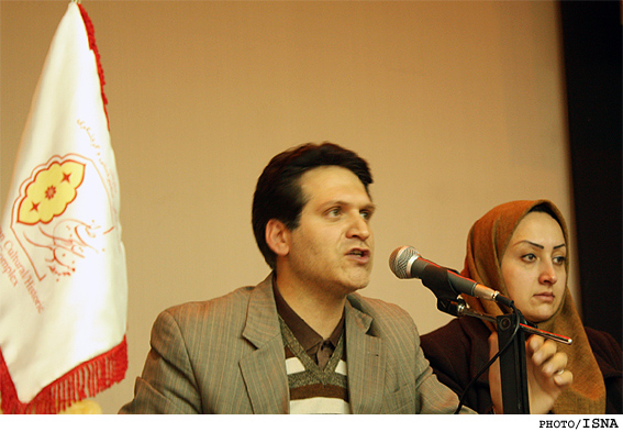 رييس كاخ ـ موزه‌ي نياوران:
فضاهاي تاريخي به بخش خصوصي سپرده نمي‌شوند
برخي هنرمندان براي توليد محصولات فرهنگي در نياوران سرمايه‌گذاري مي‌كنند