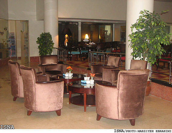 رييس جامعه‌ي هتل‌داران هرمزگان:
آموزش گردشگري و هتل‌داري را بايد از مقطع دبيرستان آغاز كرد