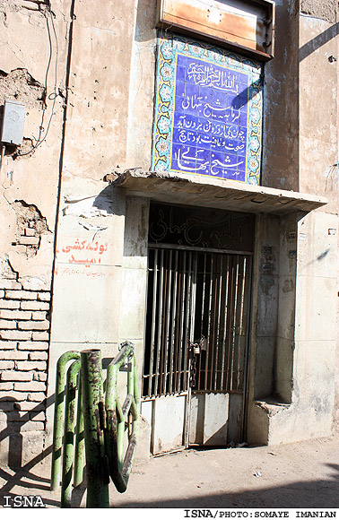 مدير اداره‌ي مرمت سازمان ميراث فرهنگي و گردشگري اصفهان:
كار اجرايي توسط دانشجويان در حمام شيخ بهايي انجام نمي‌شود