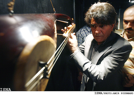همايش و نمايشگاه سازهاي ابداعي با حضور محمدرضا شجريان/اميرپورمند-ايسنا