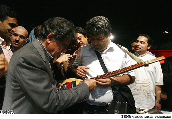 همايش و نمايشگاه سازهاي ابداعي با حضور محمدرضا شجريان/اميرپورمند-ايسنا