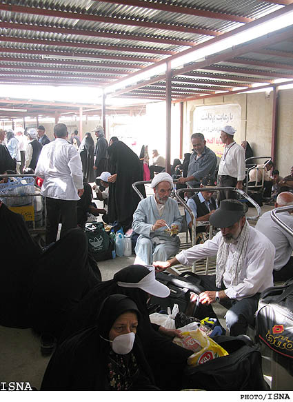 عضو انجمن صنفي دفاتر خدمات مسافرتي در استان كرمانشاه:
مشكل آژانس‌هاي استان براي فعاليت درعراق يكه‌تازي سازمان حج و زيارت است