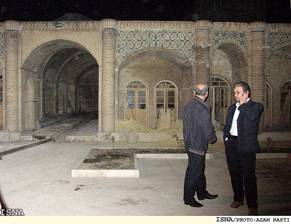 سراي ملک در حسرت رونق گذشته
گزارشي از راه‌اندازي بازارچه‌ي صنايع دستي در زنجان