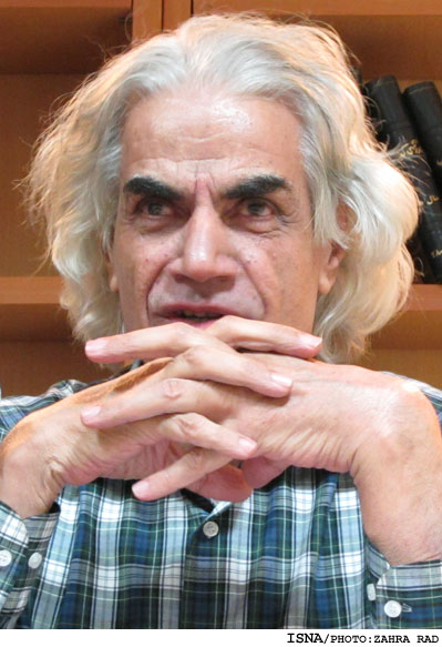 علي باباچاهي:
بخش زيادي از شعرهاي طنز دو دهه‌ي اخير لوس‌ هستند