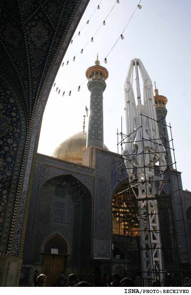 معاون ميراث فرهنگي سازمان ميراث فرهنگي و گردشگري:
نصب چتر‌ در صحن حرم حضرت معصومه (س) غيرمنطقي است