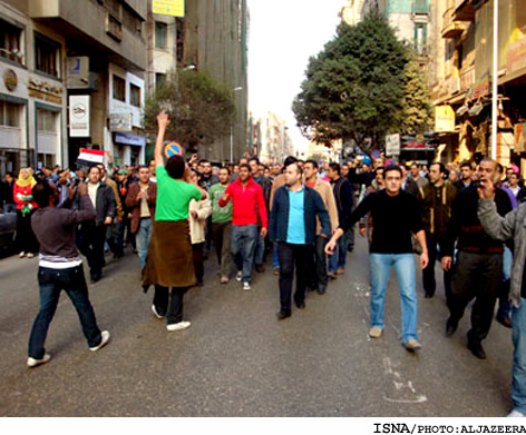 - درخواست آمريكا براي اصلاحات سياسي در مصر
- حمايت ايتاليا و قذافي از مبارك
- وحشت پادشاه بحرين