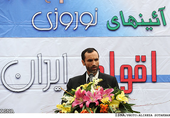 توضيح بقايي درباره‌ي بنزين سفر و نشست زمين در نزديكي سي‌وسه پل