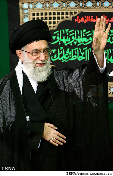/بازخواني‌ ديدگاه‌هاي حضرت آيت‌الله خامنه‌اي درباره محرم/
به برکت عاشورا حجاب ظلمت شکافته و خورشيد حقيقت آشکار شد