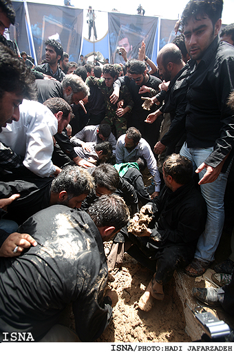 مراسم تشييع و به خاكسپاري پيكر سردار شهيد علي هاشمي- اهواز / ايسنا