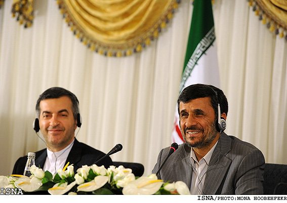 نشست خبري رييس جمهور در حاشيه‌ي اجلاس سيكا - استانبول/منا هوبه فكر ايسنا