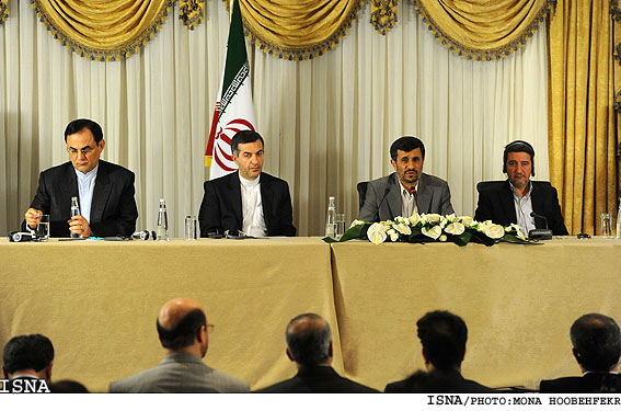 نشست خبري رييس جمهور در حاشيه‌ي اجلاس سيكا - استانبول/منا هوبه فكر ايسنا