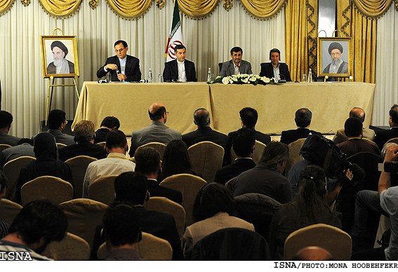 نشست خبري رييس جمهور در حاشيه‌ي اجلاس سيكا - استانبول/منا هوبه فكر ايسنا