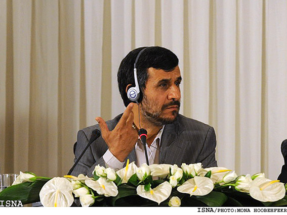 نشست خبري رييس جمهور در حاشيه‌ي اجلاس سيكا - استانبول/منا هوبه فكر ايسنا