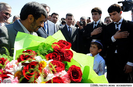 بدرقه رسمي رييس جمهور توسط امام علي رحمان در تاجيكستان / منا هوبه فكر - ايسنا