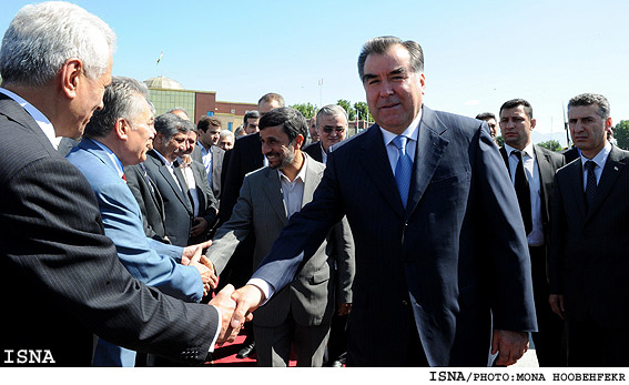 بدرقه رسمي رييس جمهور توسط امام علي رحمان در تاجيكستان / منا هوبه فكر - ايسنا