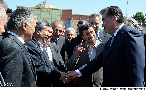 بدرقه رسمي رييس جمهور توسط امام علي رحمان در تاجيكستان / منا هوبه فكر - ايسنا