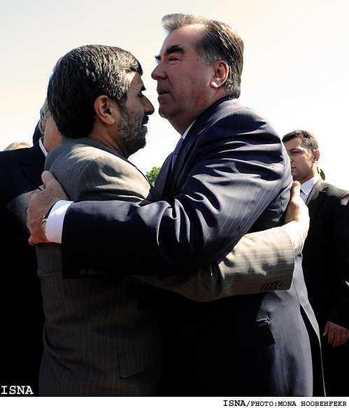 بدرقه رسمي رييس جمهور توسط امام علي رحمان در تاجيكستان / منا هوبه فكر - ايسنا