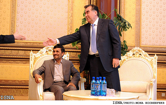 بدرقه رسمي رييس جمهور توسط امام علي رحمان در تاجيكستان / منا هوبه فكر - ايسنا