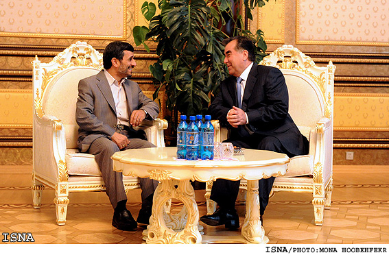 بدرقه رسمي رييس جمهور توسط امام علي رحمان در تاجيكستان / منا هوبه فكر - ايسنا