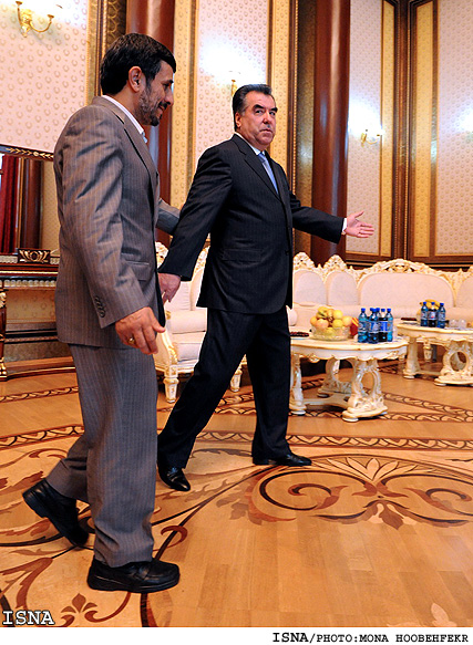 بدرقه رسمي رييس جمهور توسط امام علي رحمان در تاجيكستان / منا هوبه فكر - ايسنا