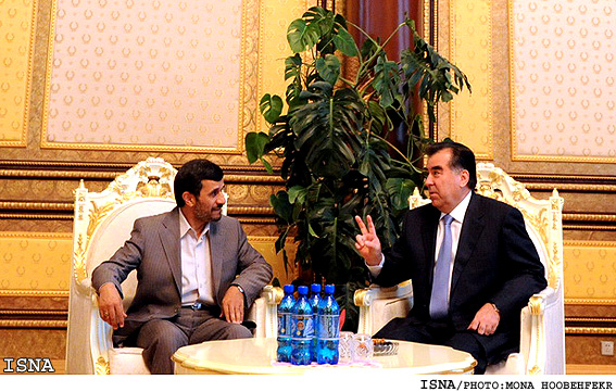 بدرقه رسمي رييس جمهور توسط امام علي رحمان در تاجيكستان / منا هوبه فكر - ايسنا