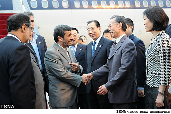 ورود رئيس‌جمهور به شانگهاي چين / منا هوبه فكر - ايسنا