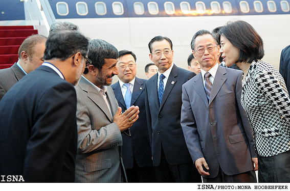 ورود رئيس‌جمهور به شانگهاي چين / منا هوبه فكر - ايسنا