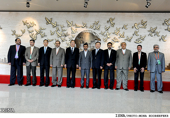 بازديد رييس جمهور از اكسپوي 2010 شانگهاي / منا هوبه فكر - ايسنا