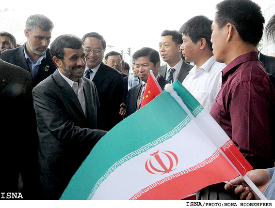 بازديد رييس جمهور از اكسپوي 2010 شانگهاي / منا هوبه فكر - ايسنا