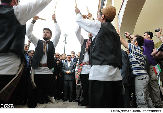 بازديد رييس جمهور از اكسپوي 2010 شانگهاي / منا هوبه فكر - ايسنا