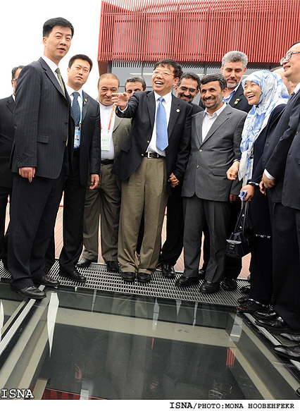 بازديد رييس جمهور از غرفه چين در اكسپوي 2010 شانگهاي / منا هوبه فكر - ايسنا