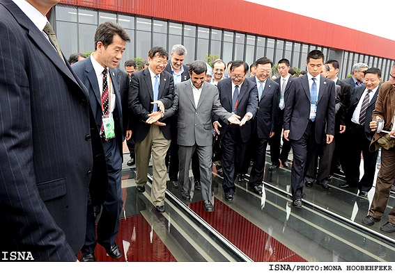 بازديد رييس جمهور از غرفه چين در اكسپوي 2010 شانگهاي / منا هوبه فكر - ايسنا