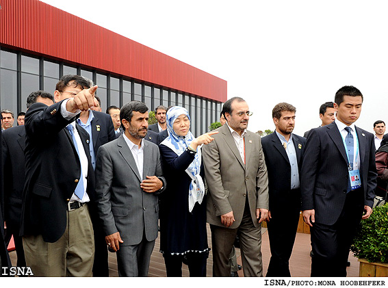 بازديد رييس جمهور از غرفه چين در اكسپوي 2010 شانگهاي / منا هوبه فكر - ايسنا