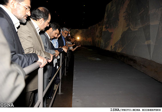 بازديد رييس جمهور از غرفه چين در اكسپوي 2010 شانگهاي / منا هوبه فكر - ايسنا